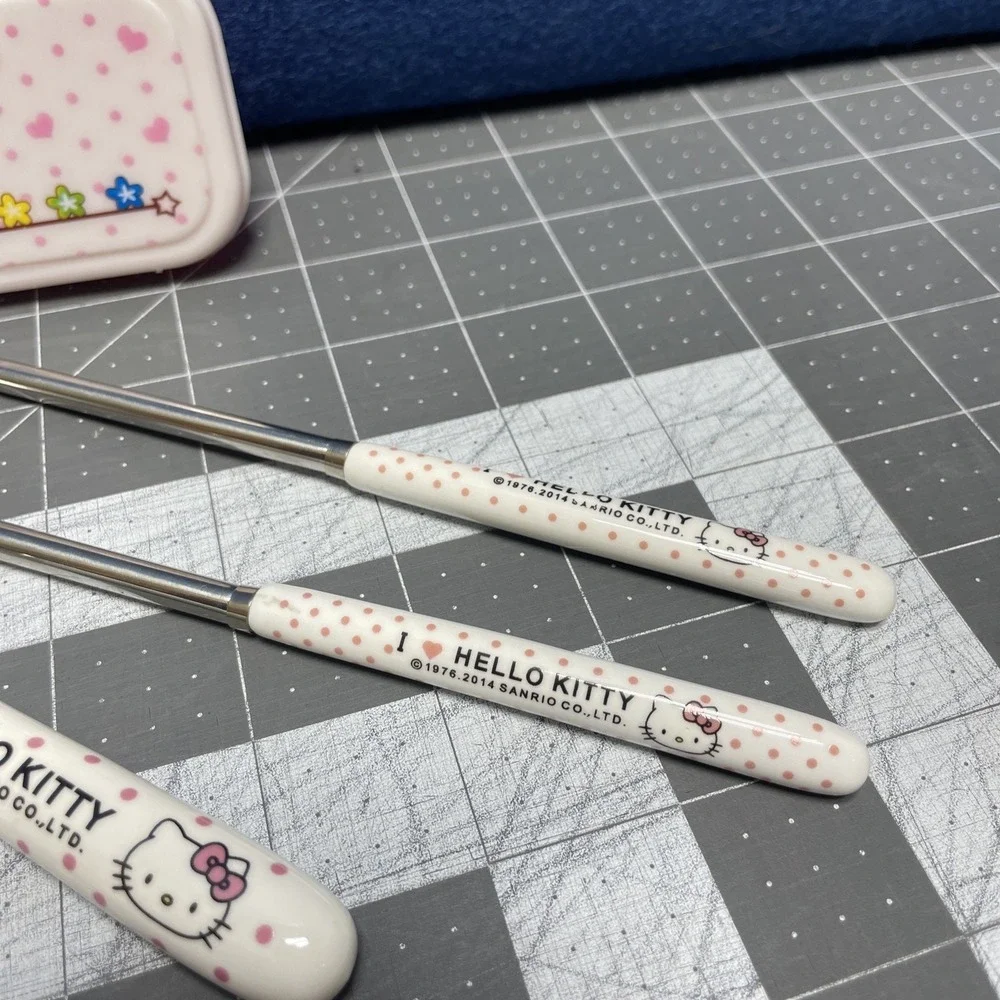 The Unbranded Brand hello kitty